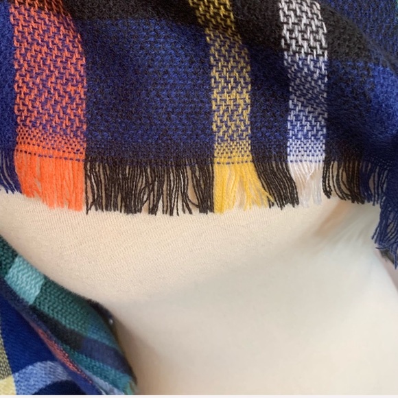 Soft Triangular Scarf Gray Pale Blue PlaidBlanket - Picture 7 of 7